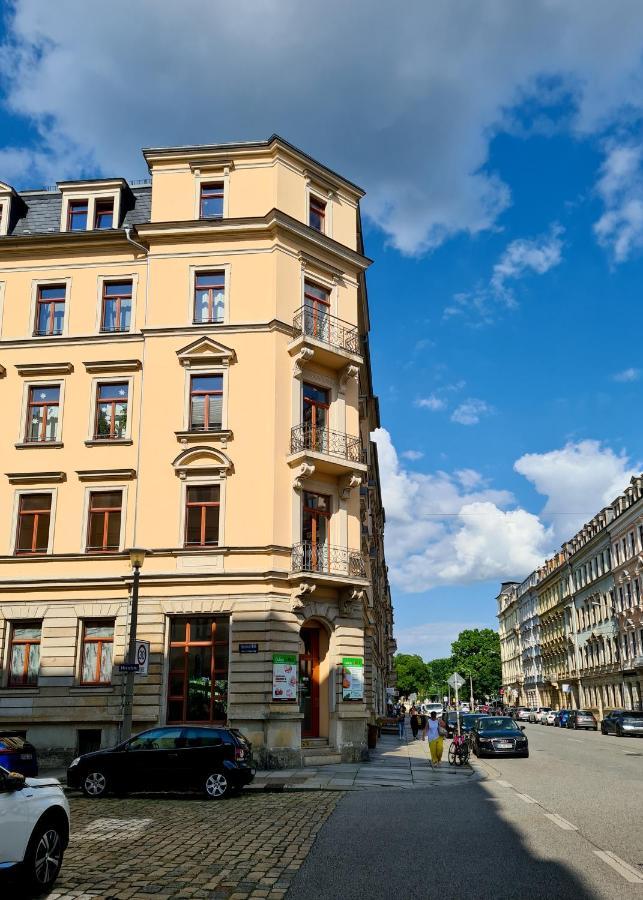 1-Raum-Wohnung Zentral Gelegen Dresda Esterno foto